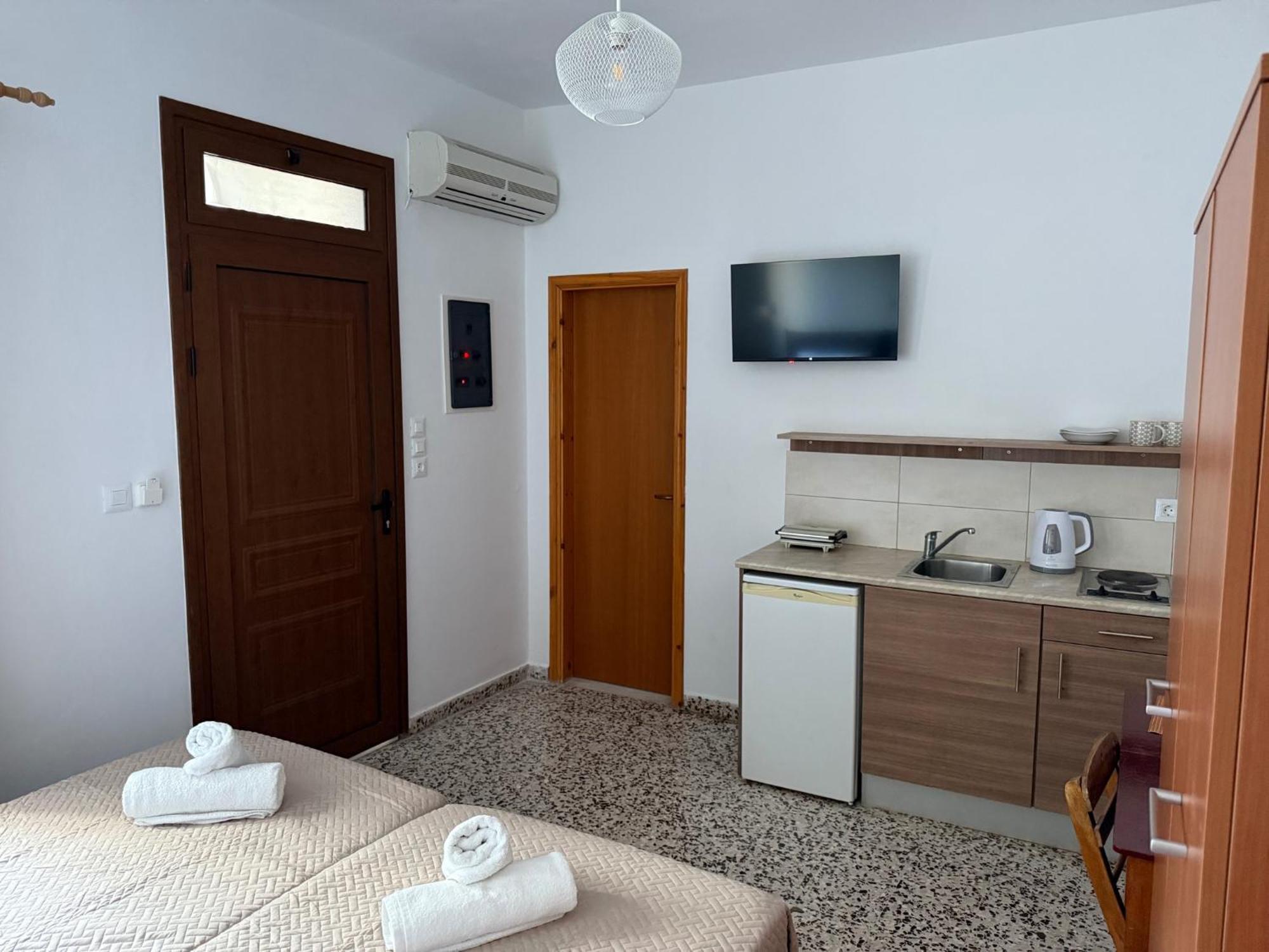 Sarris Studios & Apartments Líndos Екстериор снимка