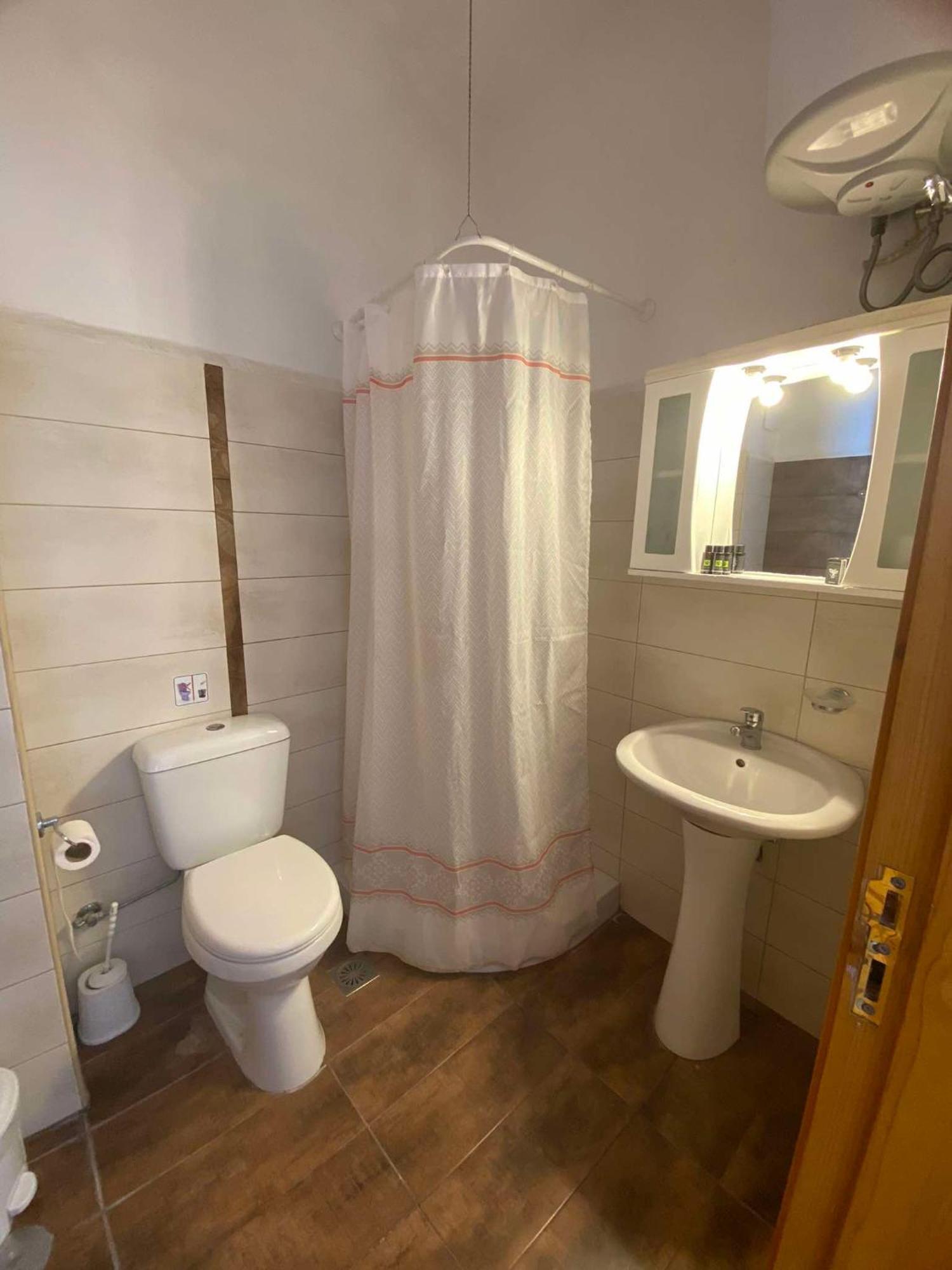 Sarris Studios & Apartments Líndos Екстериор снимка